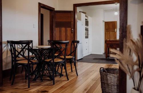St Marys House | Cottage on Groom - St Marys Charm and Convenience!