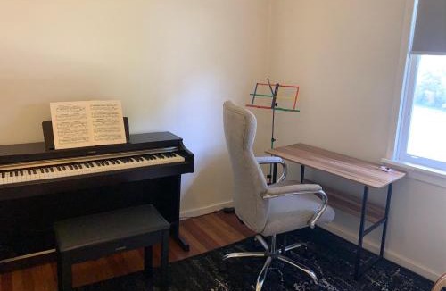 Singleton Heights House | Cottage with Piano, Books & Games in the Hunter