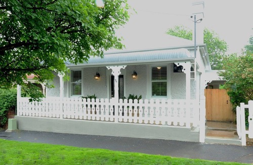 Orange Cottage | Cottage79, Central Heritage Area