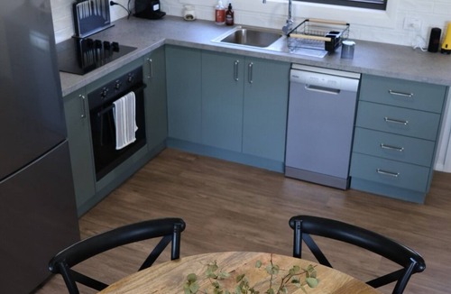 Terramungamine Cottage | Country Charm with City Comforts