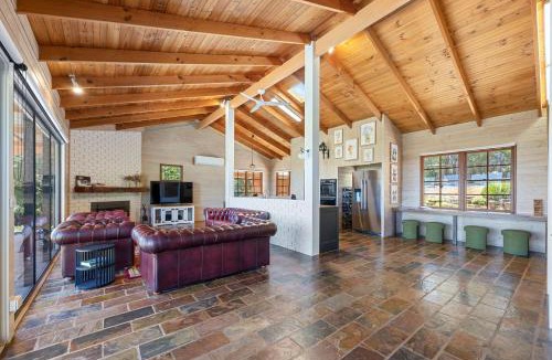 Bridge Creek House | Country Escape - 3BR Home with Panoramic Views