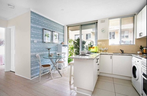 Manly Vale Apartment | Couple & Family Friendly Coastal Retreat near Manly