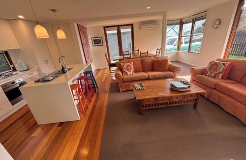 Aireys Inlet House | Couples Coastal Getaway/Pet Friendly/Your perfect coastal escape awaits