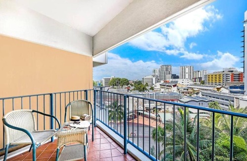 Darwin City Centre Apartment | Couples Escape on the Esplanade w Pool and Balcony