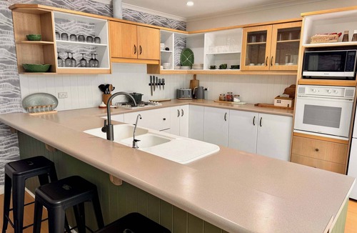 Port Adelaide House | Courtyard Home In Historic Port Adelaide