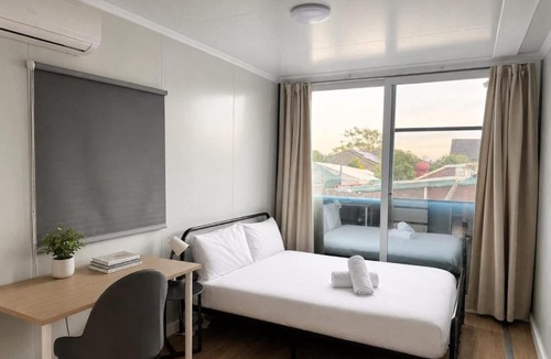 Guildford House | Courtyard Room with Private Ensuite Bathroom & AirCon at Guildford