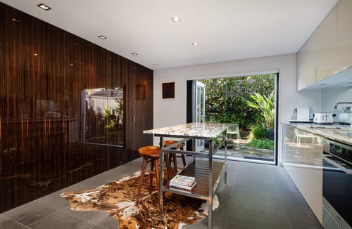 Windsor House | Courtyard Townhouse by Property Mums