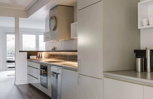 Daylesford House | Cousin Gilbert Daylesford's own Contemporary Penthouse
