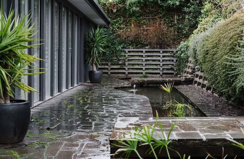 Daylesford House | Cousin Gilbert Daylesford's own Contemporary Penthouse