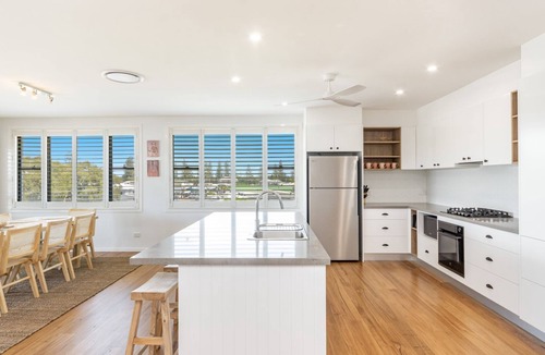 Yamba House | Cowrie House - Spacious Beachside Haven - Holiday Yamba