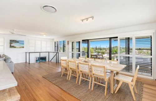 Yamba House | Cowrie House - Spacious Family Haven In The Heart of Yamba - Holiday Yamba