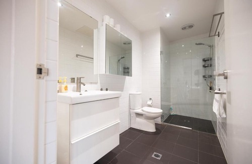 Alexandria Apartment | Cozy 1BR Retreat in the Heart of Alexandria