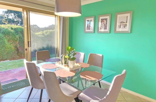 Spencer Park House | Cozy and Elevated 4BR Home near Albany CBD & Beach