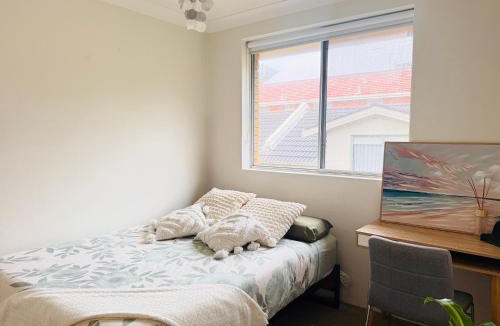 North Bondi House | Cozy Bondi ROOM - Beach life and Local Host! Free Parking