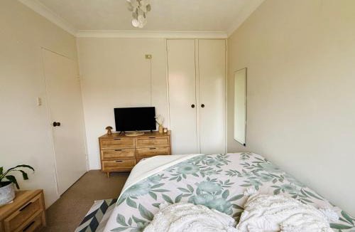 North Bondi House | Cozy Bondi ROOM - Beach life and Local Host! Free Parking