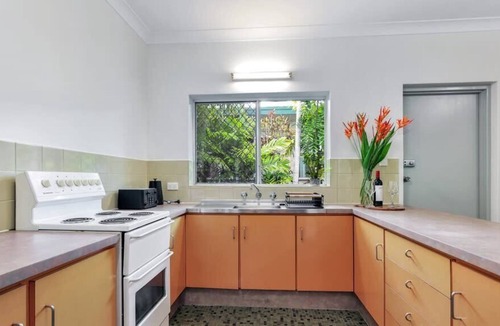 Parap House | Cozy & Charming Family Friendly 2BR Holiday Home