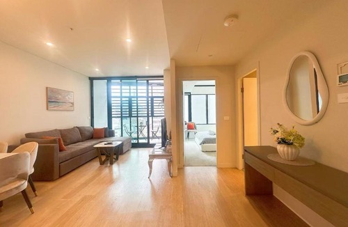 Sydney Central Business District Apartment | Cozy City-view home in the central CBD