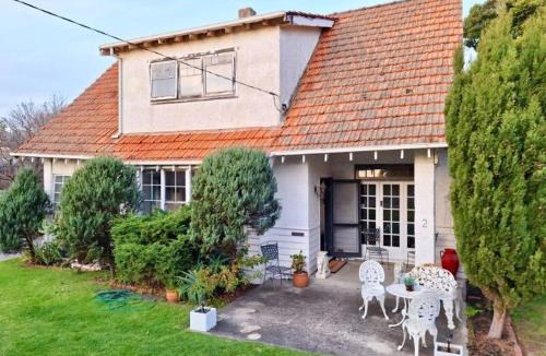 Mornington House | Cozy cottage by the beach in Mornington