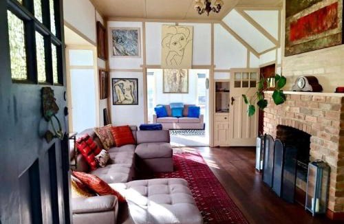 Mornington House | Cozy cottage by the beach in Mornington