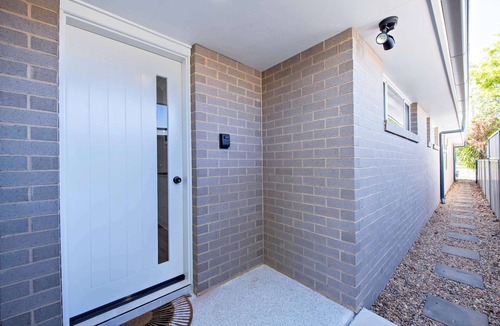 Dubbo House | Cozy Getaway - Modern Central Unit | Garden View