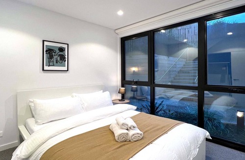 Parkville House | Cozy Parkville 4-level TH*FreeParking*Smart TV