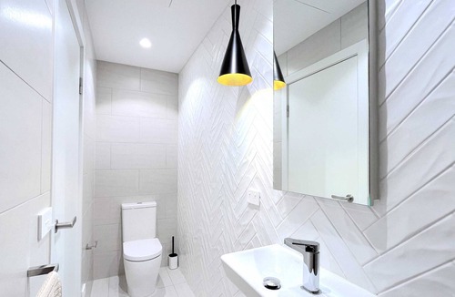 Parkville House | Cozy Parkville 4-level TH*FreeParking*Smart TV