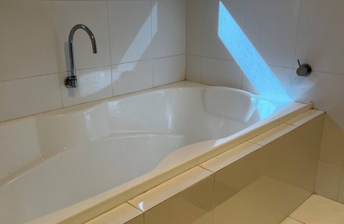 Dubbo House | Cozy Private Room - Twin Bedroom with Private Garden - Pet Friendly
