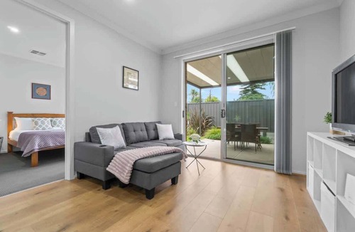 Mile End House | Cozy Retreat 3 BR home in Mile End