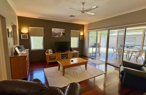 South Bunbury House | Cozy Retreat South Bunbury