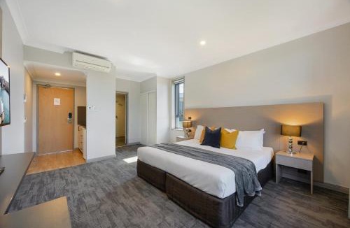 North Ryde Apartment | Cozy Studio Near Metro Macquarie Shopping Centre