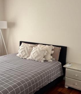 St. Albans House | Cozy Studio Retreat in Saint Albans with Private Entrance