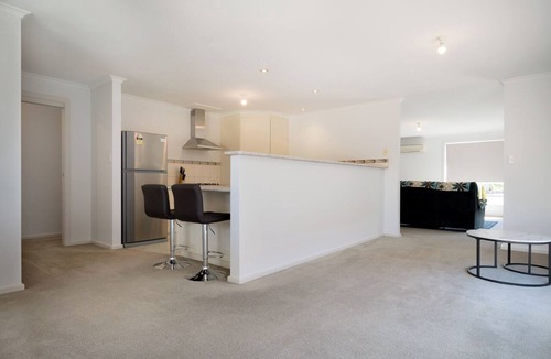 Prospect Vale House | Cozy Suburban Haven | Parking & Wi-Fi
