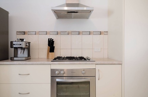 Prospect Vale House | Cozy Suburban Haven | Parking & Wi-Fi
