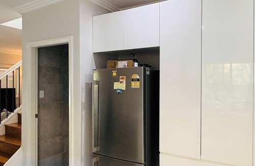 Revesby House | Cozy Twins Room with 2 Comfortable Single Beds