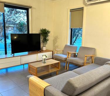 Craigieburn Villa | CozyRetreat at MelbourneAirport