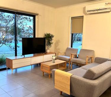 Craigieburn Villa | CozyRetreat at MelbourneAirport