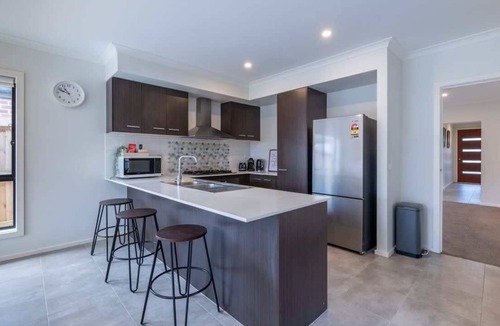 Cranbourne East House | Cranbourne Entire house 4bedroom