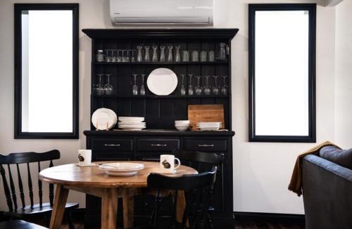 Daylesford House | Cricklewood- 2 bedroom enchanting miner's cottage