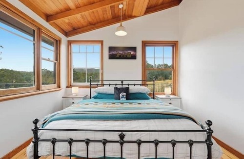Highcroft House | Crofters Rest A Light Filled Hideaway on the stunning Tasman Peninsula