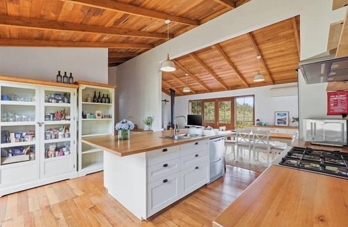 Highcroft House | Crofters Rest A Light Filled Hideaway on the stunning Tasman Peninsula