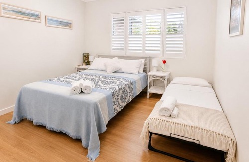 Cronulla Apartment | Cronulla courtyard unit, 10 mins walk to Beach & Bay