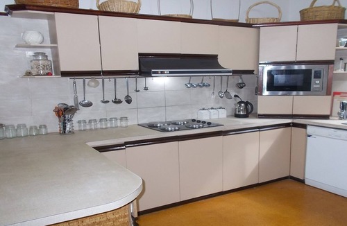 Davenport House | Cross Roads Traveller’s Rest Spa Bath Pet friendly PURRfect