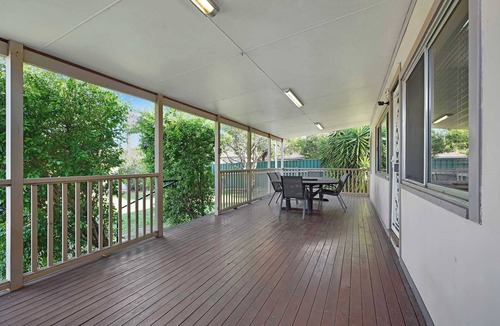 Dubbo House | Crossroads Cottage - Close to Zoo, Charming & Cosy