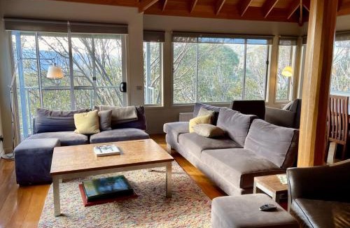 Falls Creek Apartment | Crow's Nest 2
