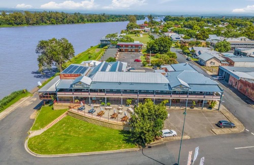 Grafton Hotel | Crown Hotel Motel