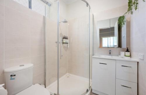 Lathlain House | Crown & Optus Just Steps Away