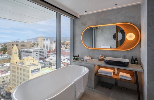Hobart Central Business District Hotel | Crowne Plaza Hobart by IHG