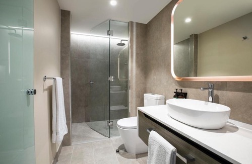 Docklands Hotel | Crowne Plaza Melbourne by IHG