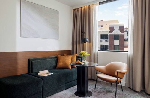 Carlton South Hotel | Crowne Plaza Melbourne Carlton by IHG