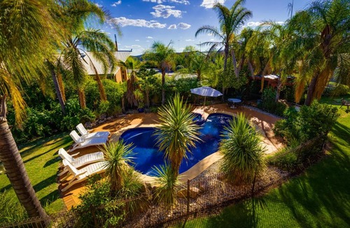 Lavington Hotel | Crystal Fountain Motel Albury